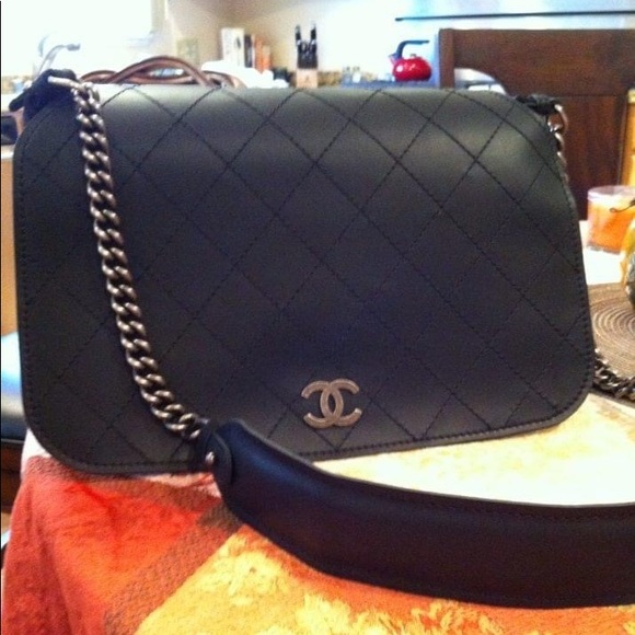 100% Authentic Chanel Handbag - Picture 7 of 7